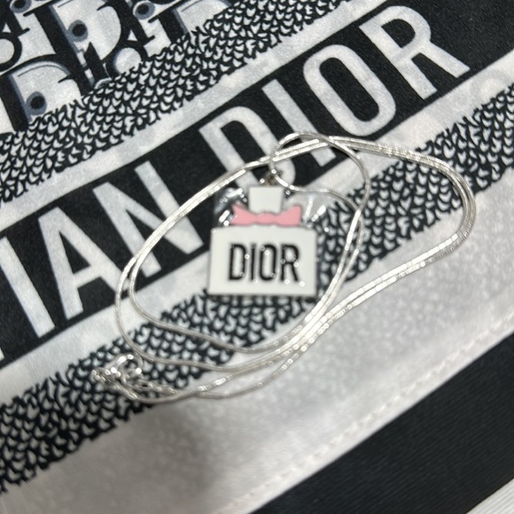 New Dior Authentic J’adore Amour Charm - Picture 3 of 7